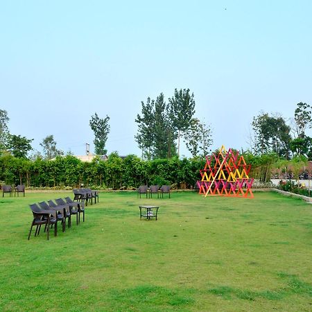 Tag Resorts The Banyan Retreat Rāmnagar Exterior photo