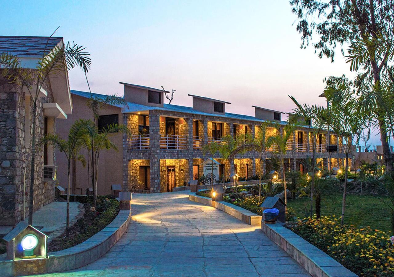 Tag Resorts The Banyan Retreat Rāmnagar Exterior photo
